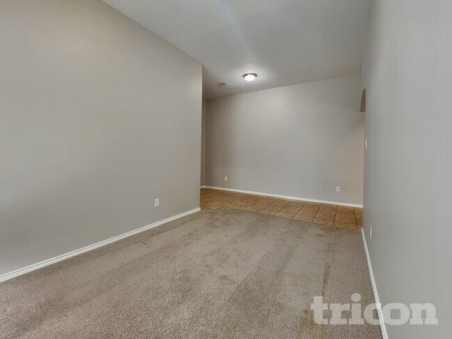 Foto del edificio - 8039 Branson Park Ln