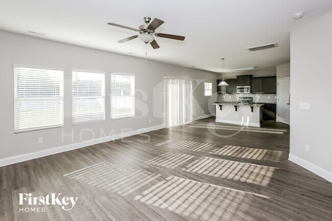Foto del edificio - 9225 Evans Creek Ct