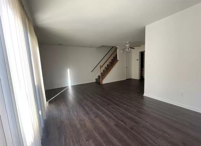 Building Photo - 38585 Wellington Dr