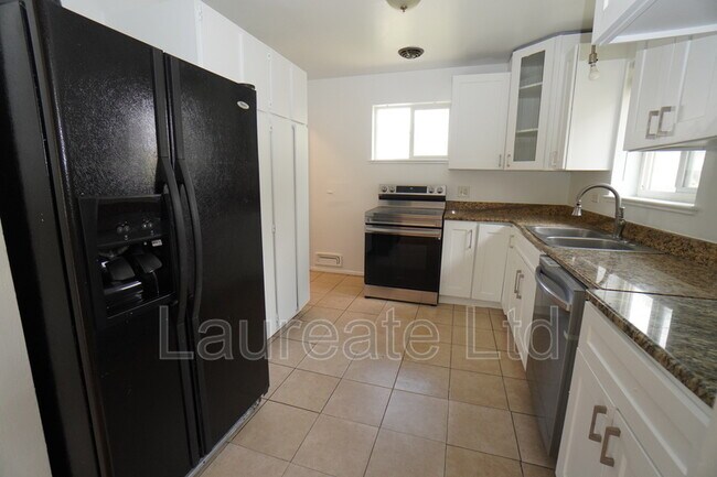 Foto del edificio - 3630 Holly St