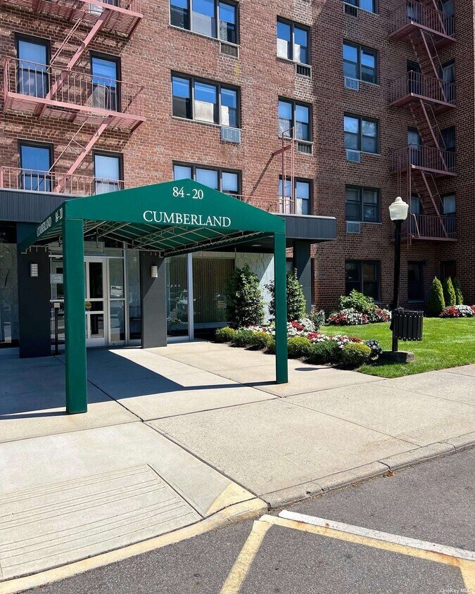 Foto principal - 84-20 153rd Ave
