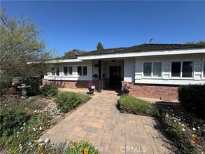 Building Photo - 500 Briarwood Dr