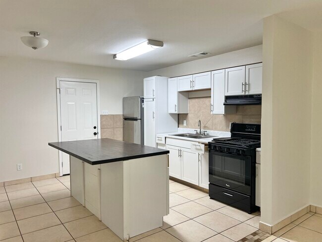 Foto del edificio - 1515 Quail Creek Rd