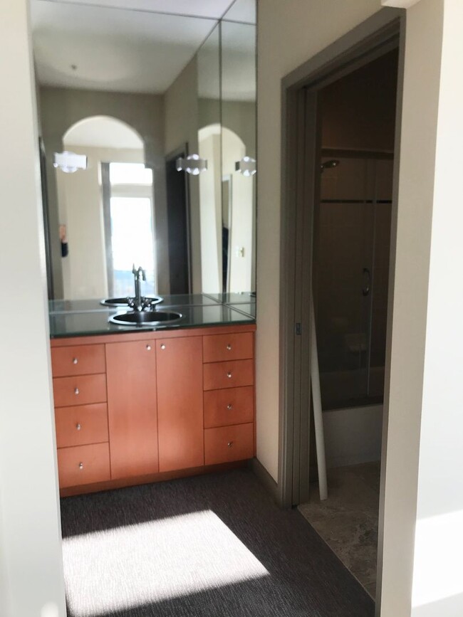 Foto del edificio - Belltown Court 2 Bedroom 2 Bath Condo with...