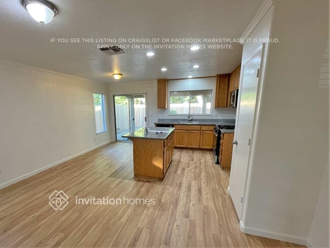 Building Photo - 456 Victory Ave