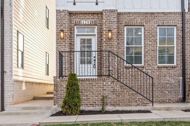 Building Photo - Gorgeous 3 Story 4 Bedroom Pet Friendly Home For Rent!