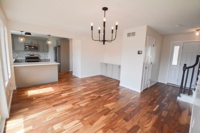 Foto del edificio - Luxury Lakeside Living – 3 Bed, 2.5 Bath Home with Stunning Views
