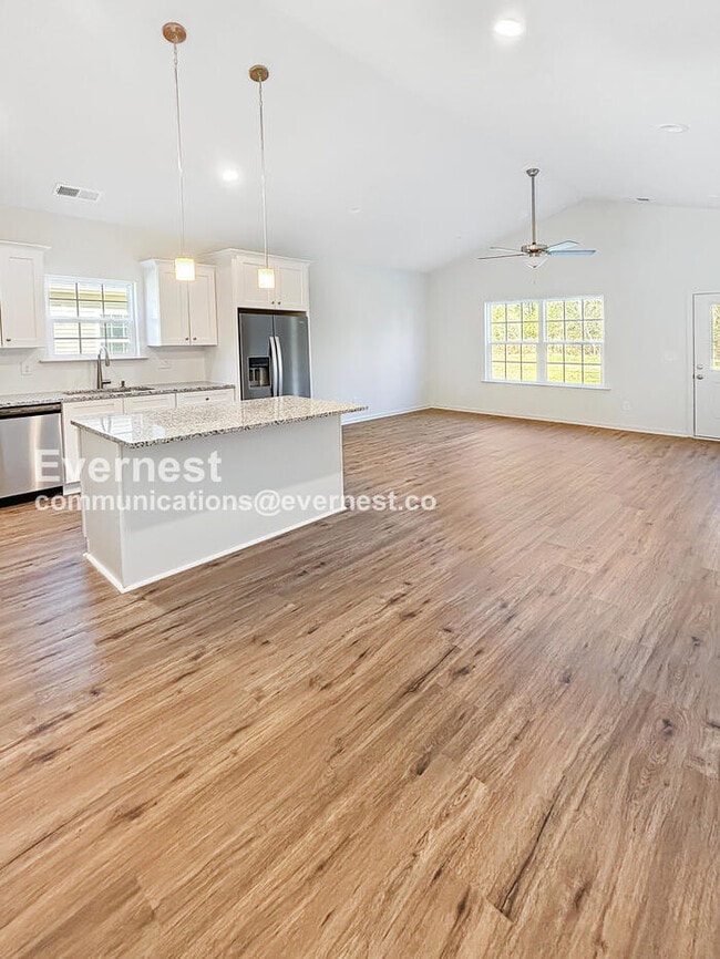 Foto del edificio - 10820 Mt Holly Rd