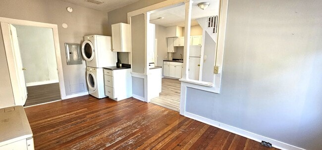 Building Photo - 79 Chase St