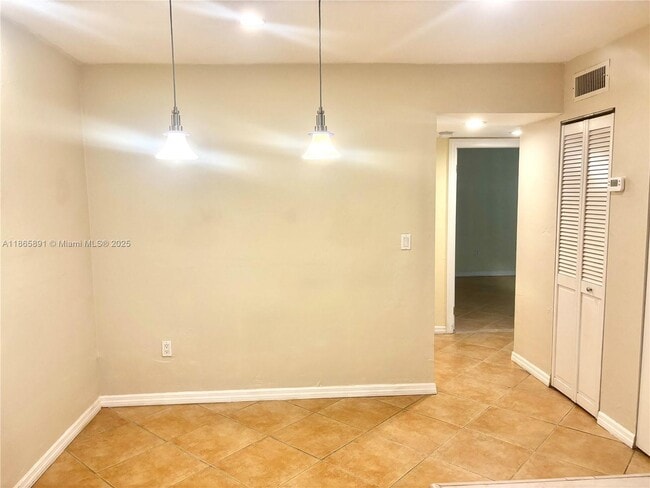 Foto del edificio - 7951 SW 104th St