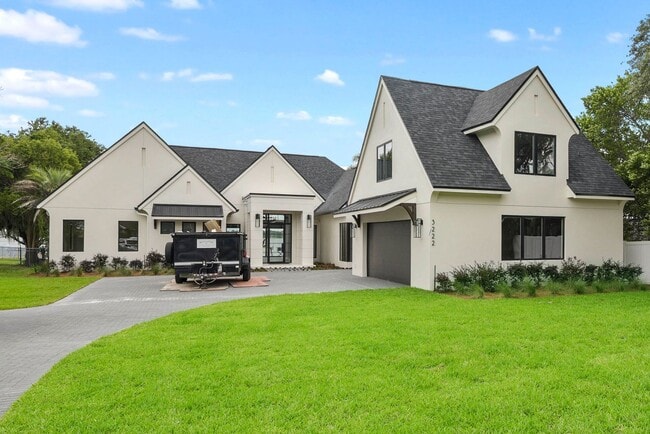 Building Photo - 3222 Holliday Ave