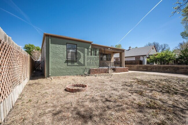 Foto del edificio - 909 W Evans Ave