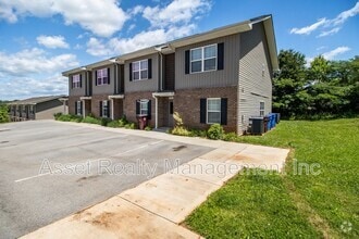 Building Photo - 920 Warrior Hill Dr