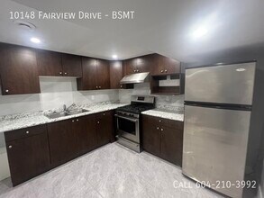 Building Photo - 10148 Fairview Dr