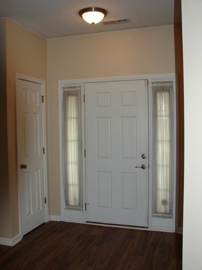 Entry way - 1192 Checkerberry St