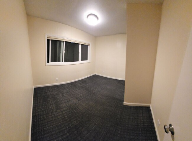 Foto del edificio - 5 bed 3.5 bath home close to campus!