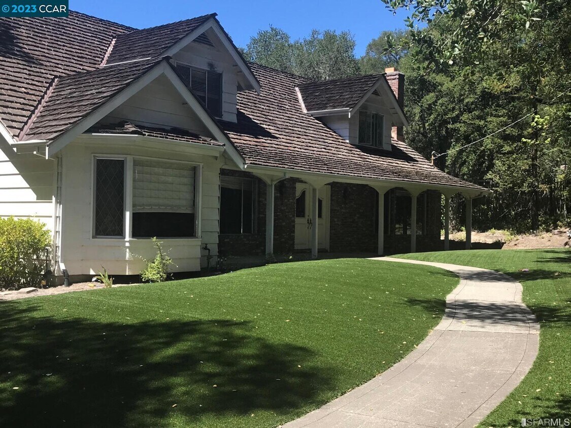 Foto principal - 557 Miner Rd