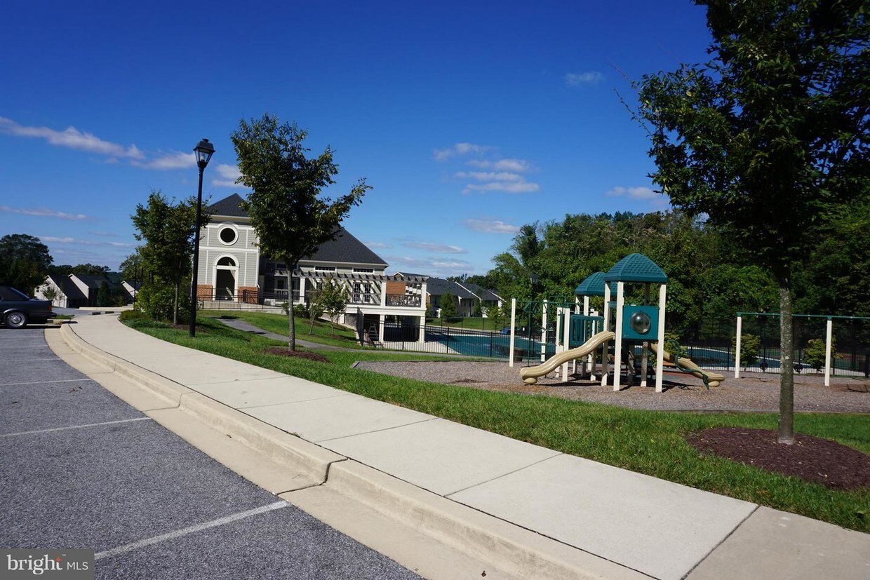 2408 Baileys Pond Rd, Accokeek, MD 20607 Townhome Rentals in Accokeek