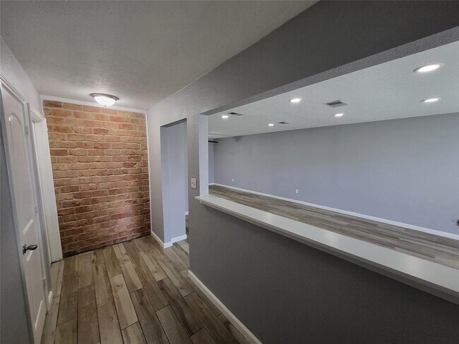 Foto del edificio - 11735 Teaneck Dr