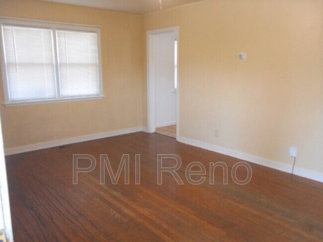 Building Photo - 1340 N Sierra St