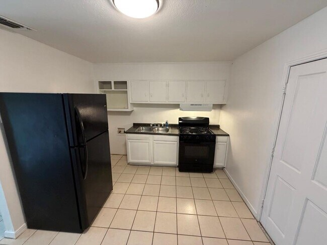 Foto del edificio - 6452 Tanner St