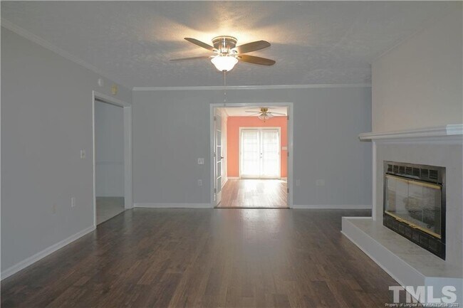 Building Photo - 3610 Grenedine Dr