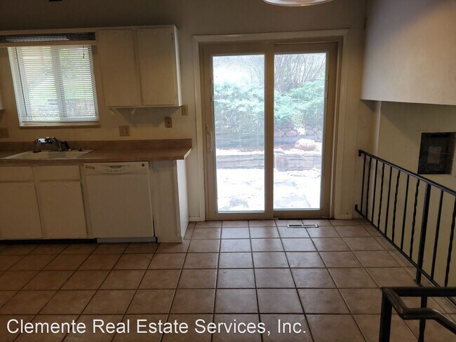 Building Photo - 4 br, 3 bath House - 1338 Chambers Drive