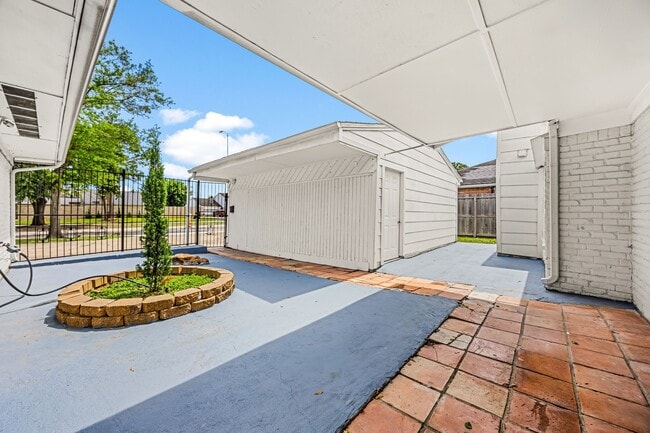 Building Photo - 7606 Richmond Ave.