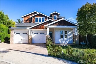 Building Photo - 250 Santo Tomas Ave