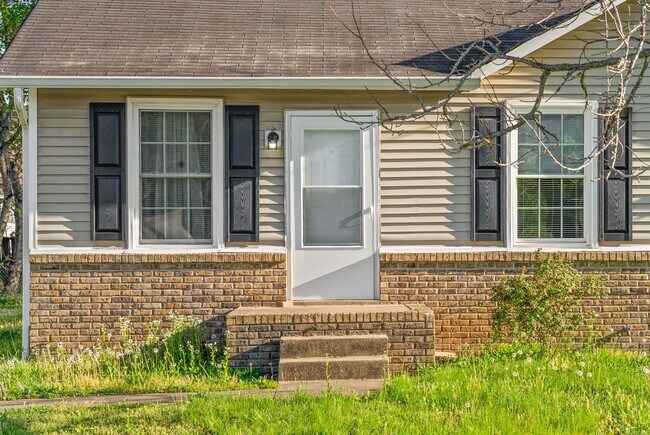 Building Photo - 3 Bedroom Pet Friendly Home For Rent!