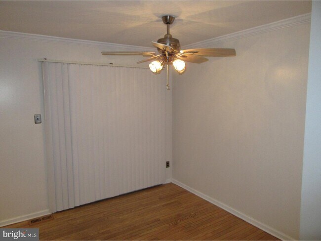 Building Photo - 1 E Christina Pl