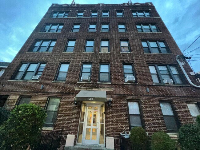 Foto del edificio - 5418 Park Ave