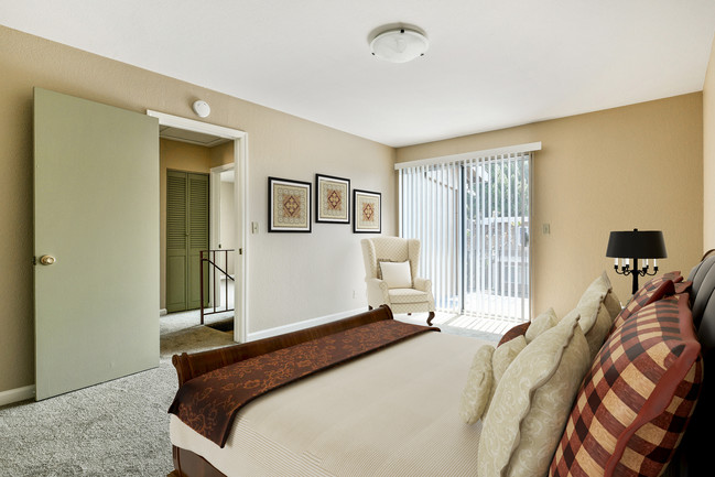 Foto del edificio - Town & Country Apartments