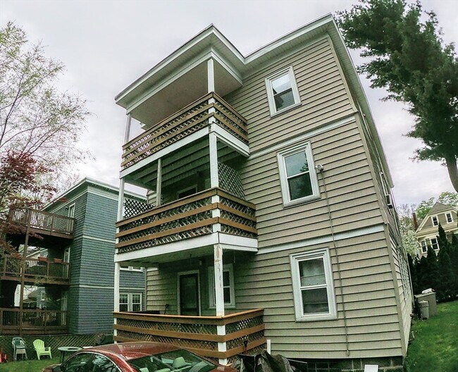 Foto del edificio - 298 Chestnut Ave