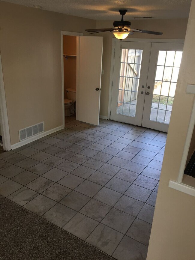 Foto del edificio - 2 Bedroom 2.5 Bath Townhome in Spicewood Townhome Community
