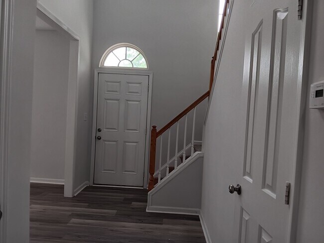 Foto del edificio - 2540 Governors Pointe Ct NE