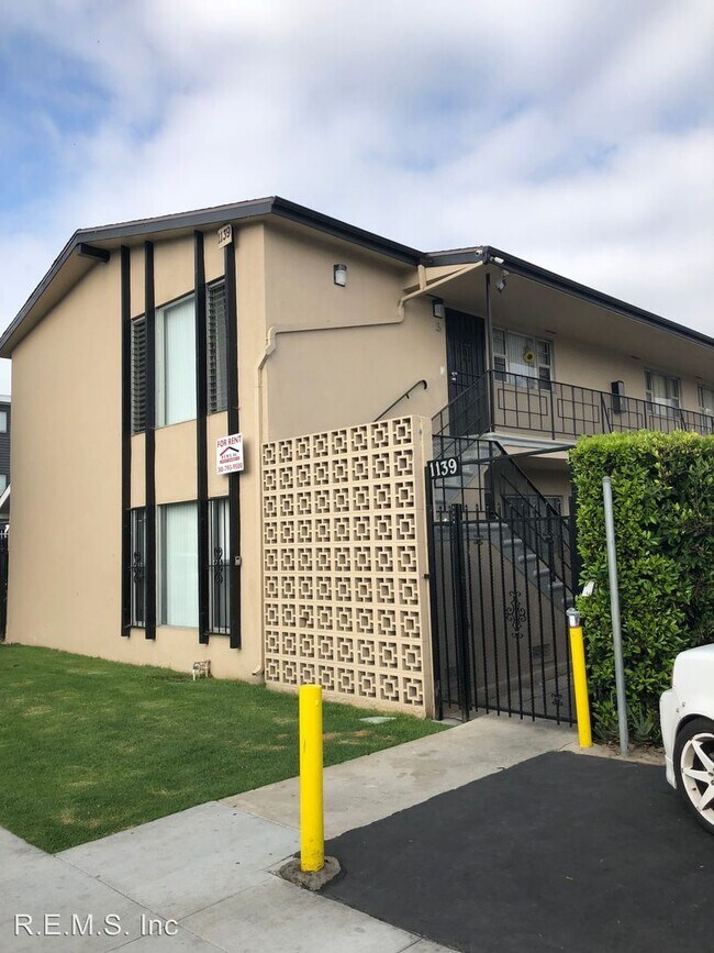 Foto del edificio - 1139 Raymond Ave