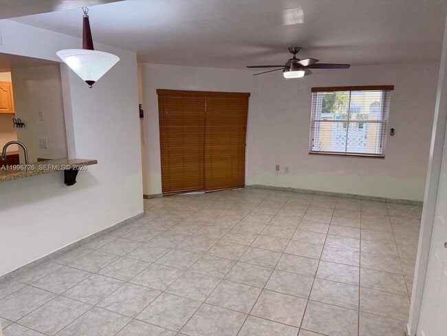 Foto del edificio - 365 NW 85th Ct