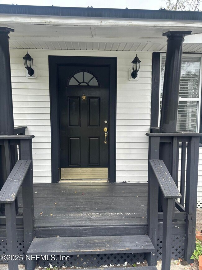 Foto del edificio - 8543 Fort Caroline Rd