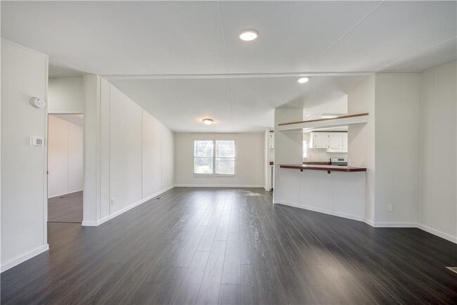 Building Photo - 2178 GA-323