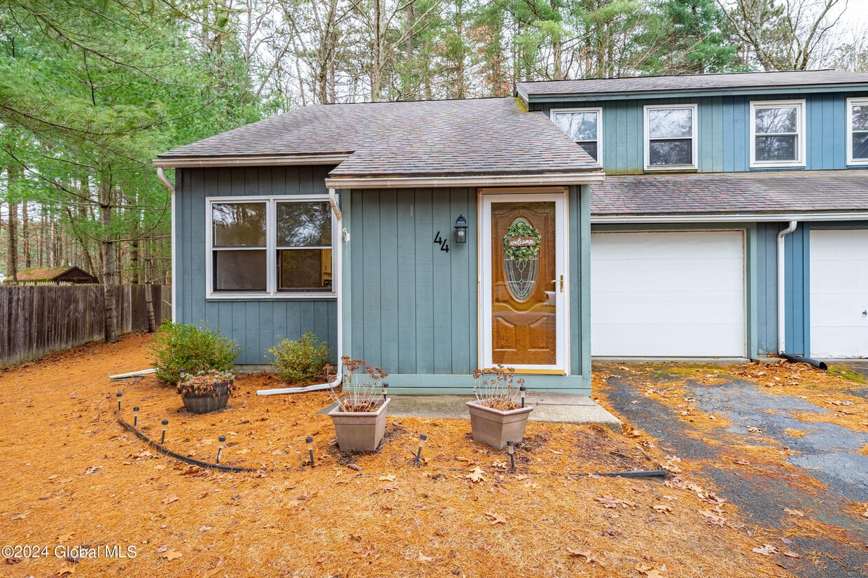 44 Pepper Bush Pl, Ballston Spa, NY 12020 Townhome Rentals in