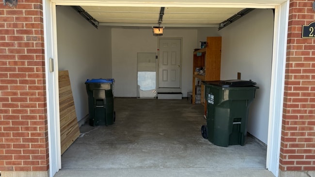 Building Photo - 213 Mueller Ln