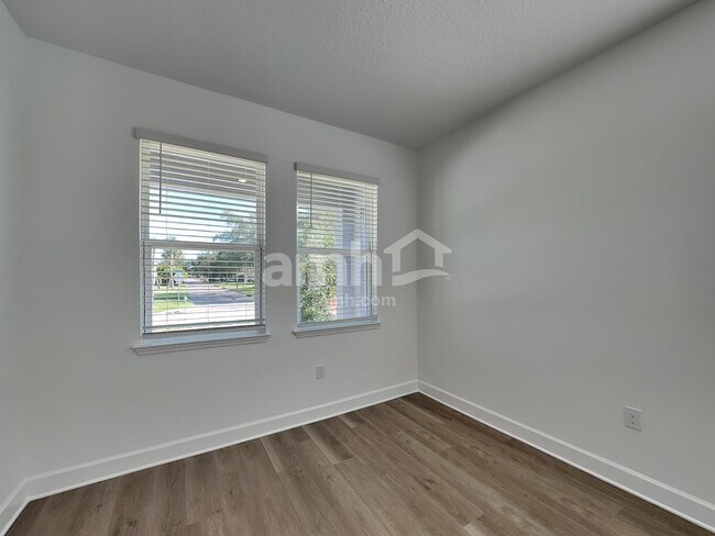 Foto del edificio - 3003 19th Ave W