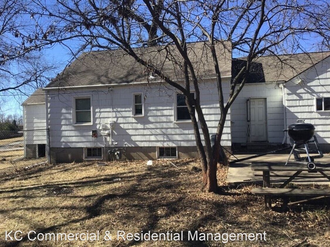 Building Photo - 3 br, 1 bath House - 4945 N Lister Ave
