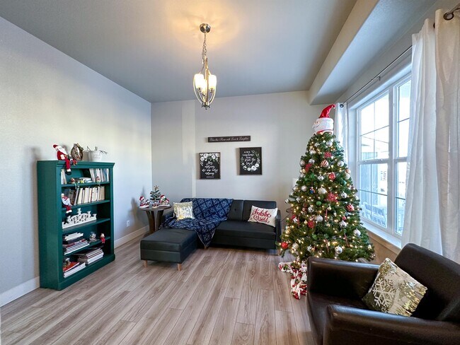 Building Photo - 10332 Wrangell Cir