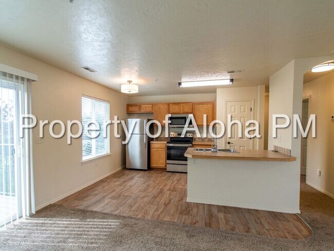 Foto del edificio - 1069 W Pine Ave