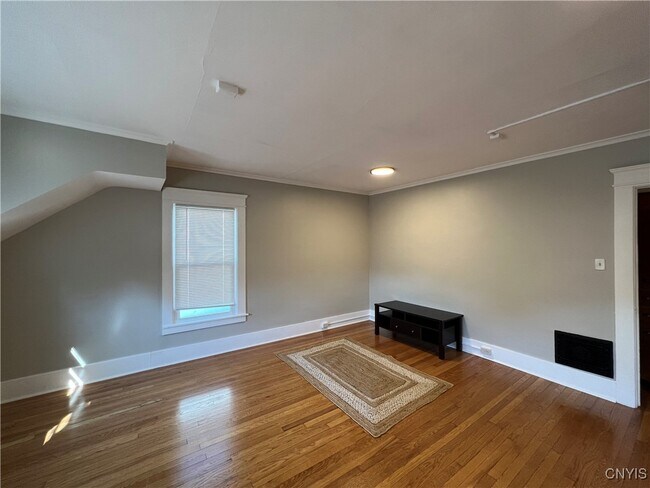 Building Photo - 1807 W Genesee St