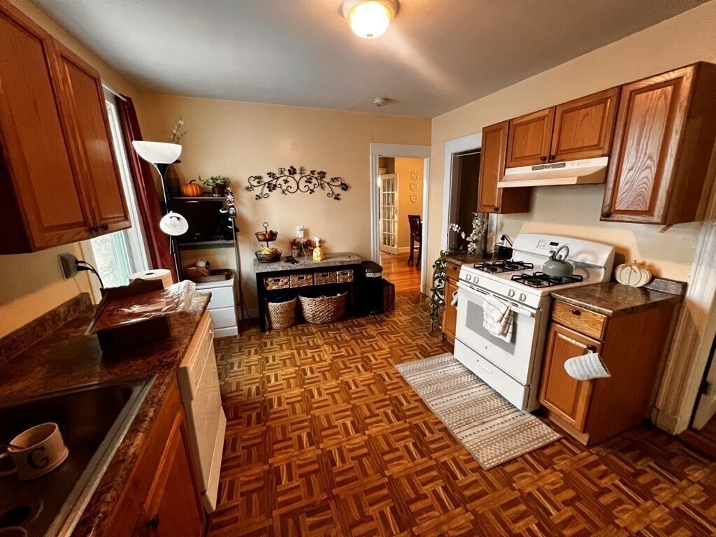 97 Arlington St Unit 2, Watertown, MA 02472 Room for Rent in