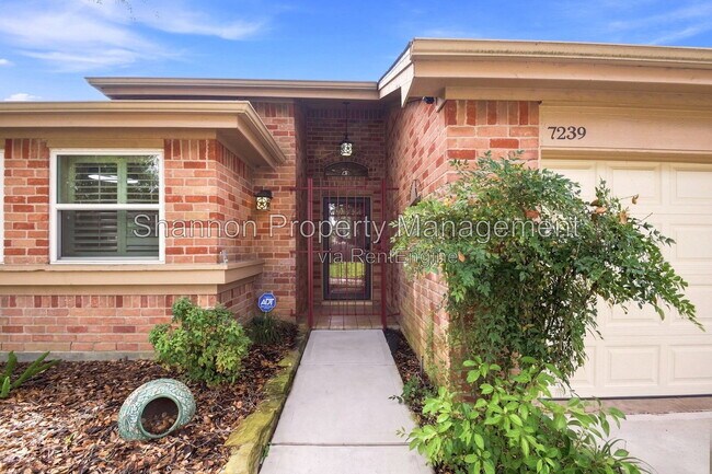 Foto del edificio - 7239 N Hearthstone Green Dr