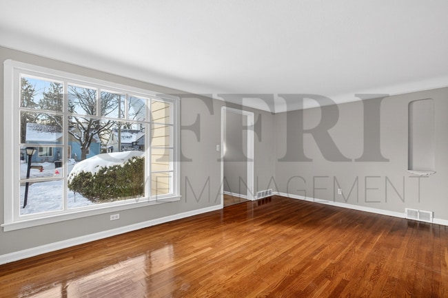 Building Photo - 19719 Sunset Dr